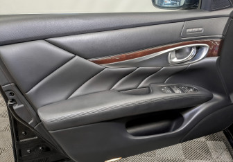 Подержанный автомобиль Infiniti M Sedan 2013 года (19 фото)