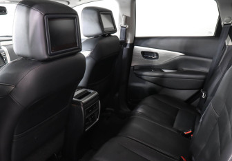 Подержанный автомобиль Nissan Murano Suv 2018 года (12 фото)
