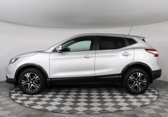 Подержанный автомобиль Nissan Qashqai 2016 года (8 фото)