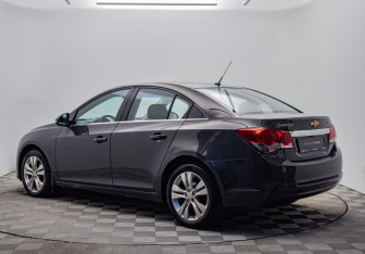 Подержанный автомобиль Chevrolet Cruze Sedan 2014 года (3 фото)