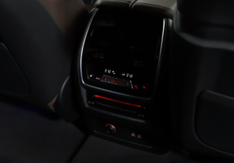 Подержанный автомобиль BMW X7 2021 года (22 фото)