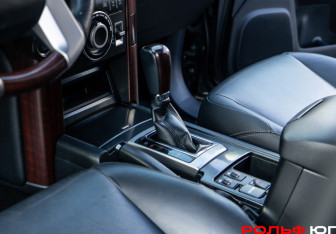 Подержанный автомобиль Toyota Land Cruiser Prado 2017 года (15 фото)