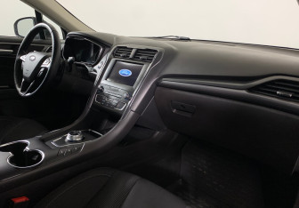 Подержанный автомобиль Ford Mondeo Wagon 2019 года (8 фото)
