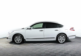 Подержанный автомобиль Nissan Teana 2013 года (3 фото)