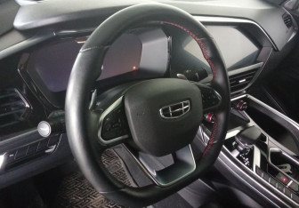 Подержанный автомобиль Geely Tugella 2023 года (12 фото)