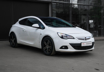 Подержанный автомобиль Opel Astra Hatchback 2014 года (3 фото)