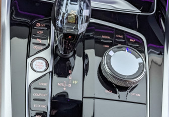 Подержанный автомобиль BMW X6 2022 года (30 фото)