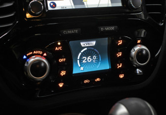 Подержанный автомобиль Nissan Juke 2014 года (19 фото)