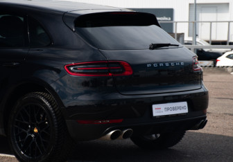 Подержанный автомобиль Porsche Macan 2017 года (15 фото)