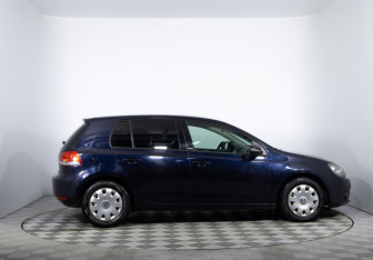 Подержанный автомобиль Volkswagen Golf Hatchback 2011 года (4 фото)