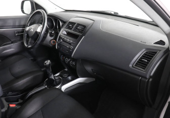 Подержанный автомобиль Mitsubishi ASX 2013 года (6 фото)