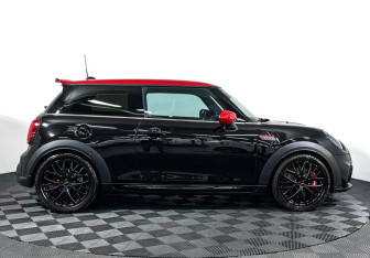 Подержанный автомобиль MINI Hatch 2021 года (4 фото)