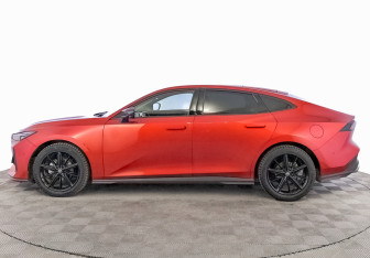 Подержанный автомобиль Changan UNI-V 2023 года (8 фото)