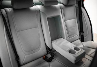 Подержанный автомобиль Jaguar XF Sedan 2011 года (33 фото)