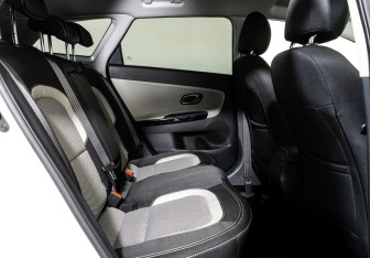 Подержанный автомобиль Kia Ceed Wagon 2017 года (18 фото)