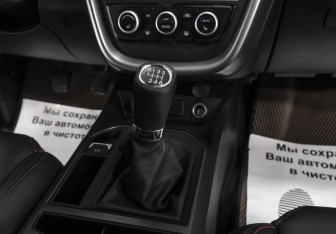 Подержанный автомобиль FAW Besturn X80 2019 года (10 фото)