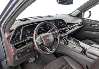 Подержанный автомобиль Cadillac Escalade Suv 2021 года (16 фото)