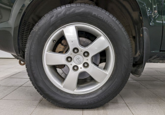 Подержанный автомобиль Hyundai Tucson 2007 года (17 фото)