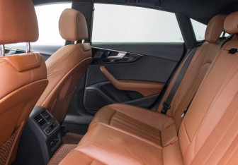 Подержанный автомобиль Audi A5 Liftback 2020 года (11 фото)