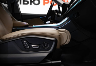 Подержанный автомобиль Audi Q7 2021 года (30 фото)