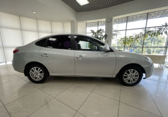Подержанный автомобиль Hyundai Elantra Sedan 2009 года (4 фото)