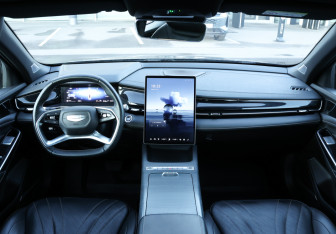 Подержанный автомобиль Geely Preface 2024 года (12 фото)