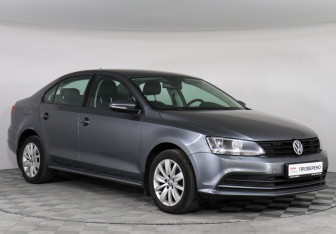 Подержанный автомобиль Volkswagen Jetta Sedan 2015 года (3 фото)