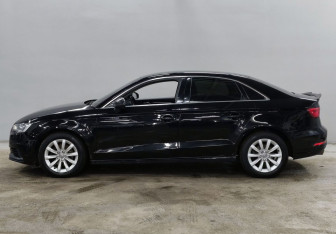 Подержанный автомобиль Audi A3 Sedan 2014 года (8 фото)