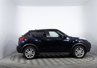 Подержанный автомобиль Nissan Juke 2011 года (4 фото)