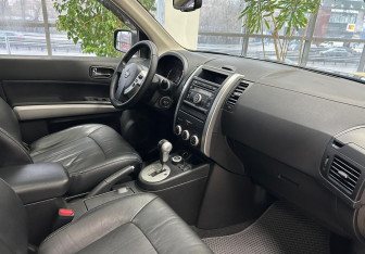 Подержанный автомобиль Nissan X-Trail 2012 года (10 фото)