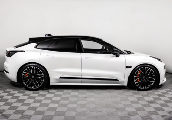 Подержанный автомобиль Zeekr 001 2023 года (4 фото)