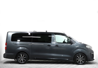 Подержанный автомобиль Peugeot Traveller 2021 года (4 фото)