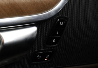 Подержанный автомобиль Volvo S90 2019 года (14 фото)