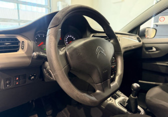Подержанный автомобиль Citroen C-Elysee 2013 года (13 фото)