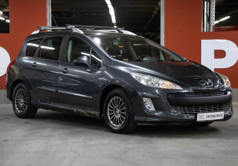 Подержанный автомобиль Peugeot 308 Wagon 2008 года (3 фото)