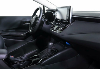 Подержанный автомобиль Toyota Corolla Sedan 2019 года (9 фото)