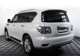 Подержанный автомобиль Nissan Patrol 2012 года (7 фото)
