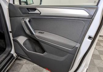 Подержанный автомобиль Volkswagen Tiguan 2020 года (23 фото)