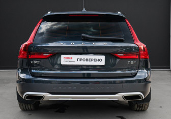 Подержанный автомобиль Volvo V90 Cross Country 2018 года (5 фото)