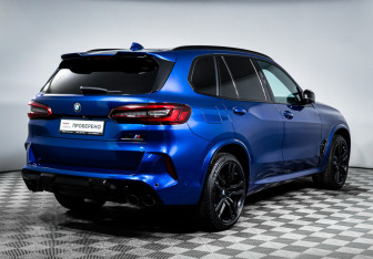 Подержанный автомобиль BMW X5 M 2021 года (5 фото)