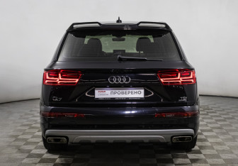 Подержанный автомобиль Audi Q7 2017 года (6 фото)