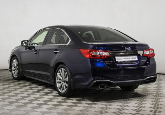 Подержанный автомобиль Subaru Legacy Sedan 2018 года (7 фото)