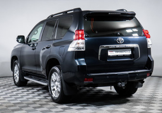 Подержанный автомобиль Toyota Land Cruiser Prado 2012 года (7 фото)