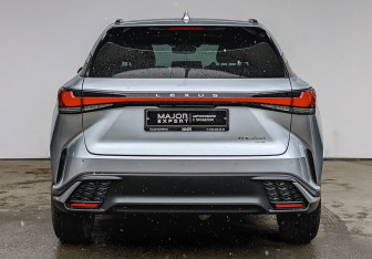 Подержанный автомобиль Lexus RX 2023 года (6 фото)