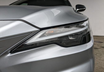 Подержанный автомобиль Lexus RX 2023 года (11 фото)