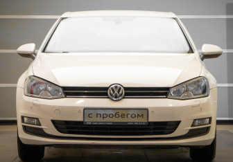 Подержанный автомобиль Volkswagen Golf Hatchback 2014 года (2 фото)