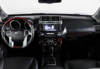 Подержанный автомобиль Toyota Land Cruiser Prado 2014 года (17 фото)