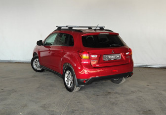 Подержанный автомобиль Mitsubishi ASX 2014 года (4 фото)
