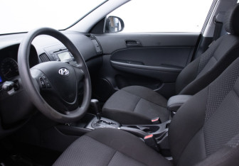 Подержанный автомобиль Hyundai i30 Hatchback 2010 года (10 фото)
