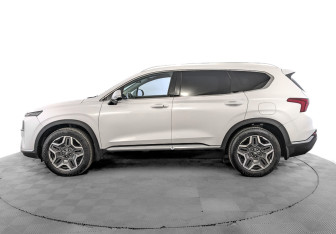 Подержанный автомобиль Hyundai Santa Fe 2022 года (8 фото)